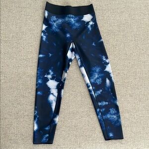 Ultracor, Active Leggings, Blue & White tie-dye pattern. Size Medium